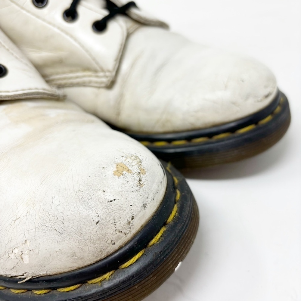 DOC MARTENS Women’s White 1460 Smooth Leather 8-Eye Boots Distressed Size W9 - Picture 2 of 13